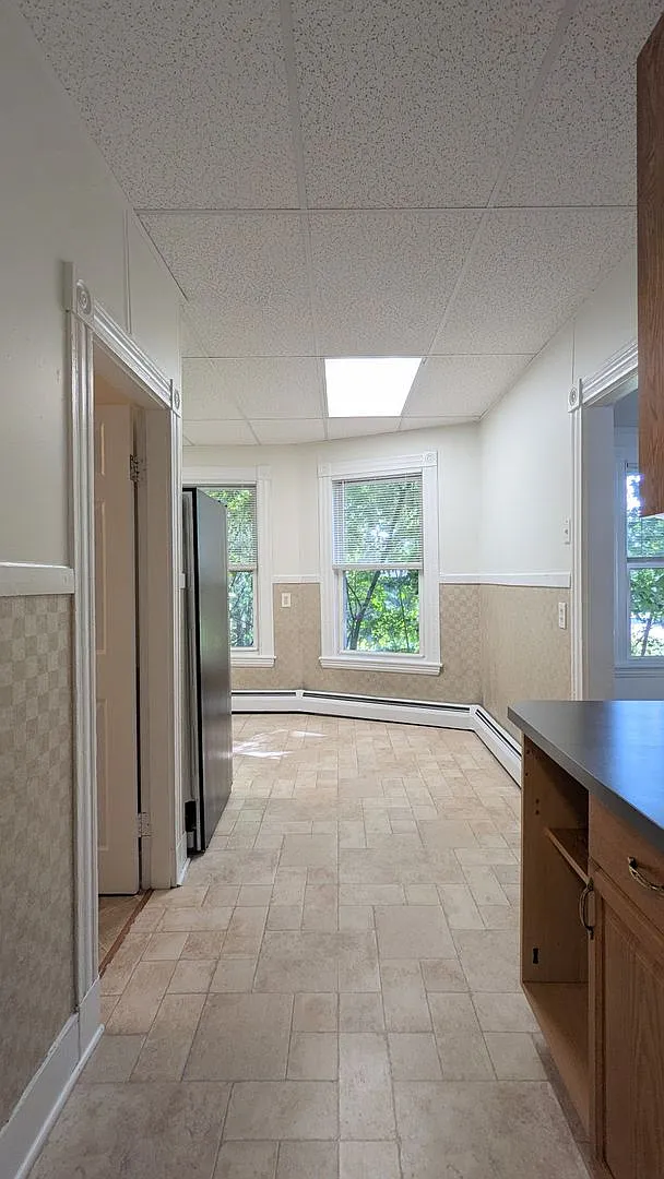 129 College Ave — Photo 4