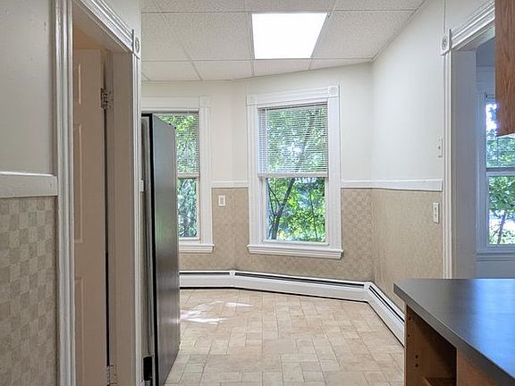 4th image of 129 College Ave APT 1B