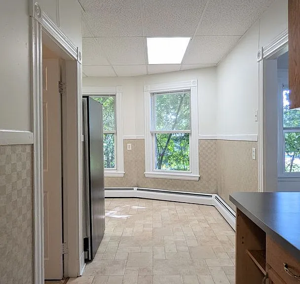 129 College Ave — Photo 4