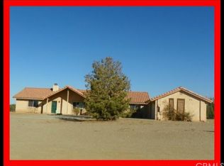 9983 Rose Dr, Oak Hills, CA 92344