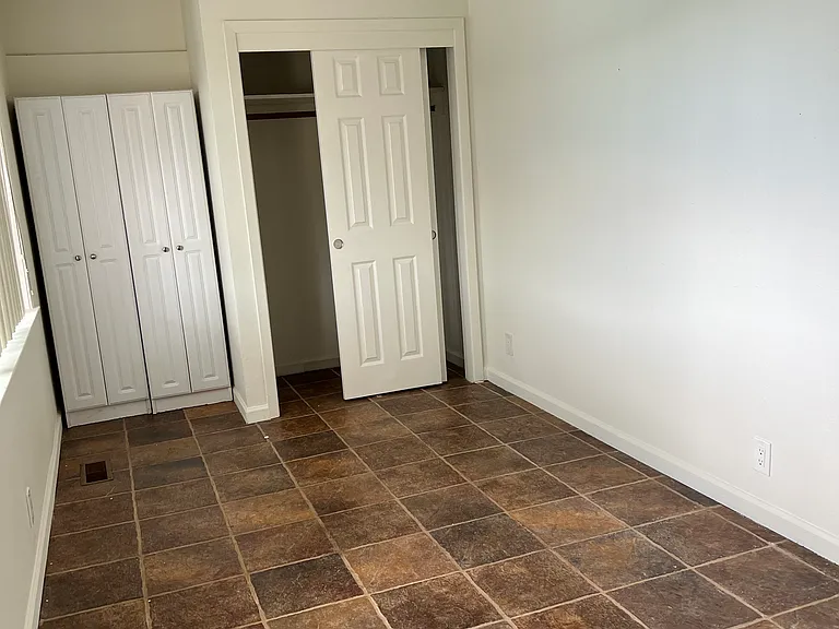 35 Kent Ct — Photo 7