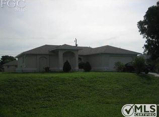 219 NE 8th Pl, Cape Coral, FL 33909