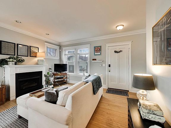 5th image of 3351 N Clifton Ave APT 2E