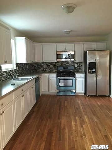 2nd image of 171 Steele Pl