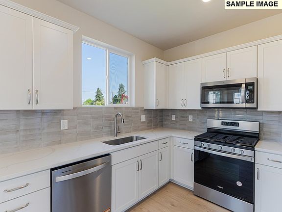 7th image of this home
