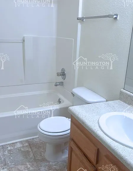 102 Andra Ave — Photo 10