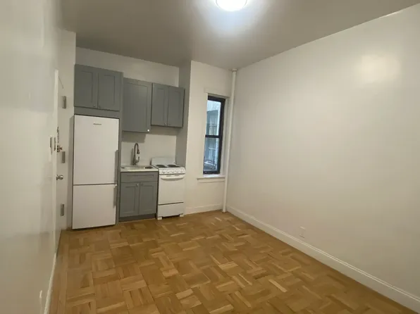 309 W 54th St APT 3D, New York, NY 10019