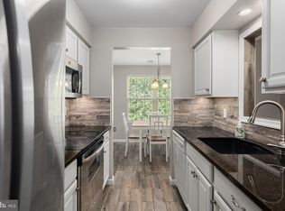 3800 Sunnyfield Ct APT 2B, Hampstead, MD 21074