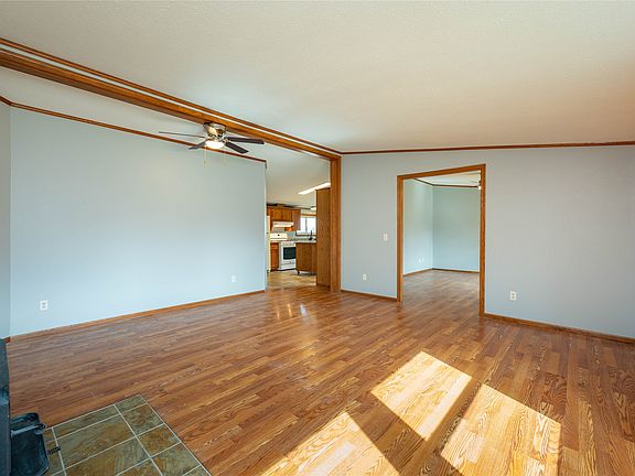 4th image of 819 2nd St