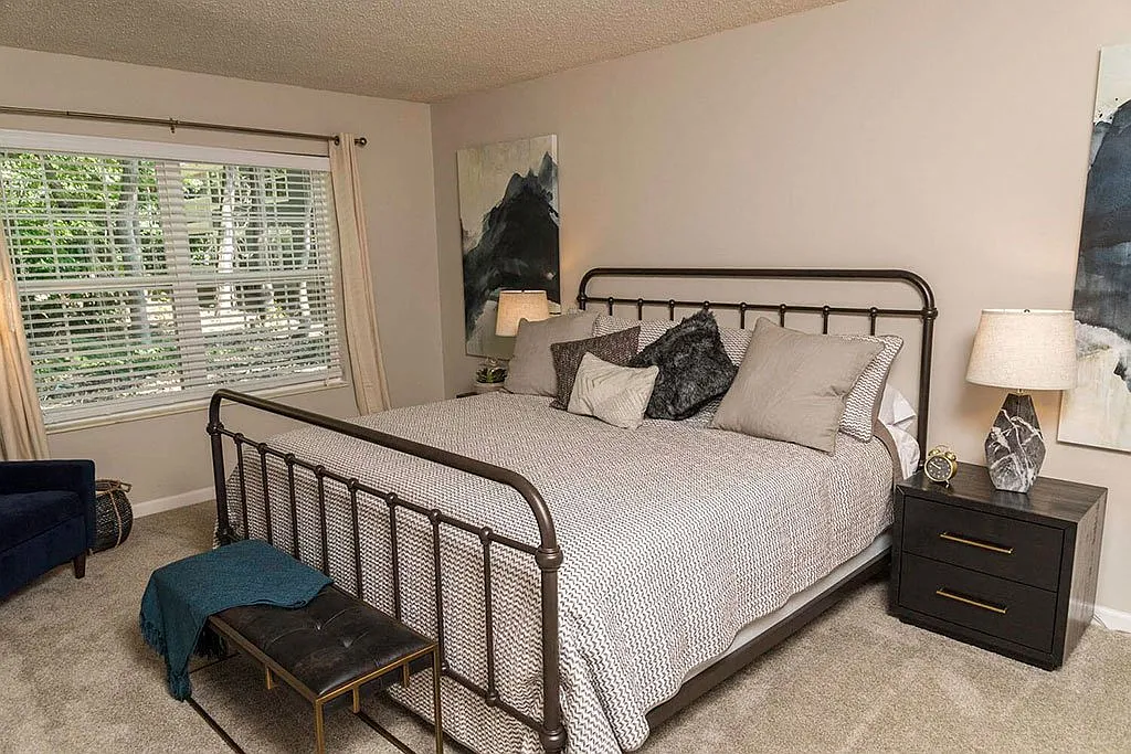 Fairlane Woods Apartments — Photo 4