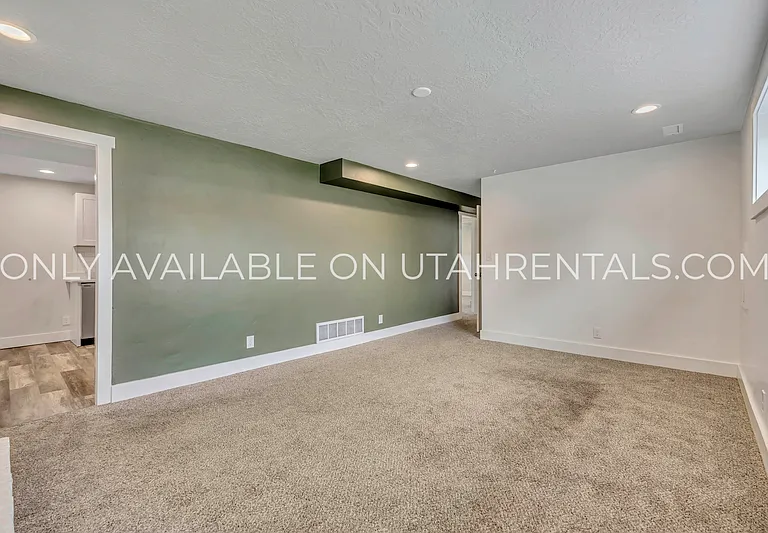 336 E Rena Ave — Photo 17