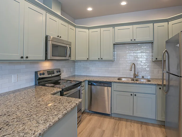 630 N Trafton St — Photo 23