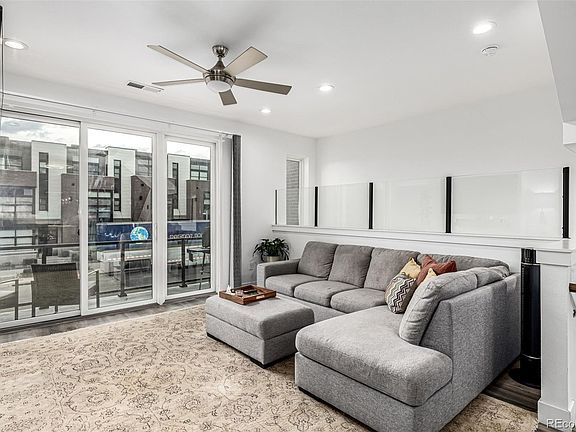 3rd image of 6820 E Lowry Boulevard
