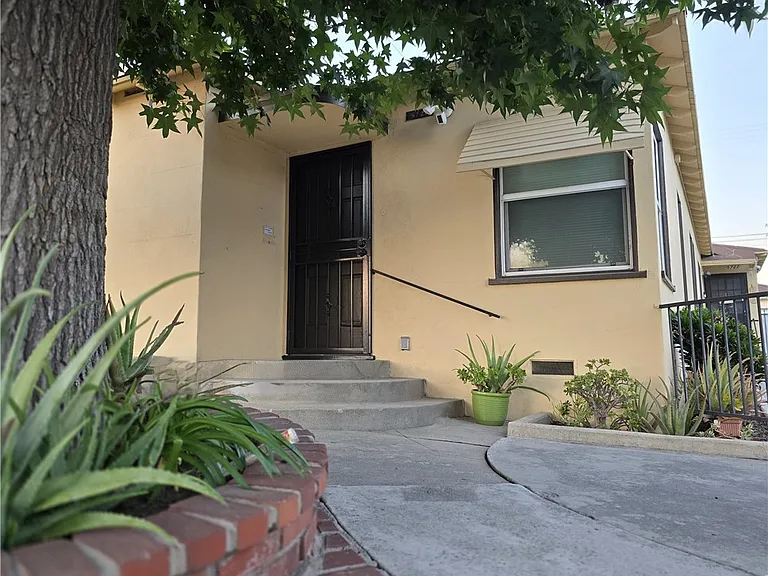 5724 California Ave — Photo 16