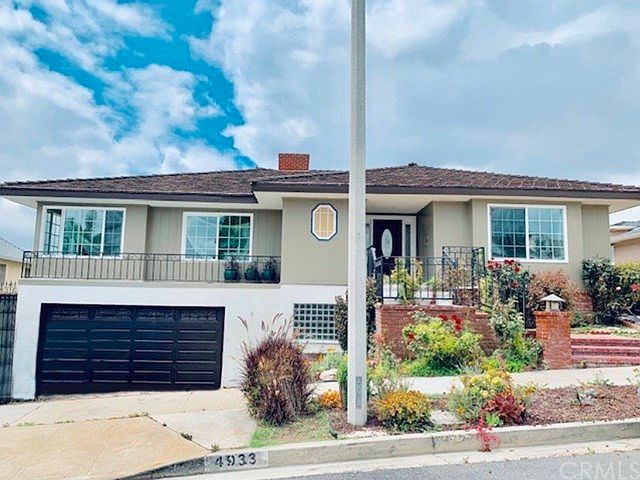 1st image of 4933 Vista De Oro Ave