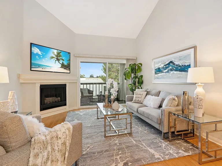 5500 Owensmouth Ave #331 — Photo 7