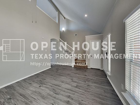 4th image of 2617 Hilcroft Ave
