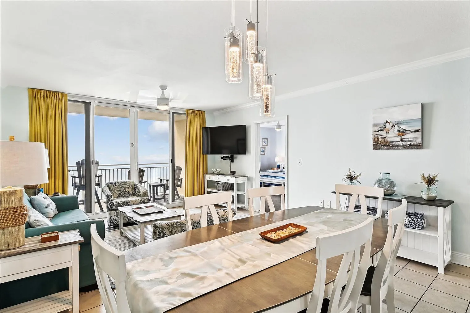 2 bed, 2.0 bath, 1302 sqft, $7,248 — Photo 4