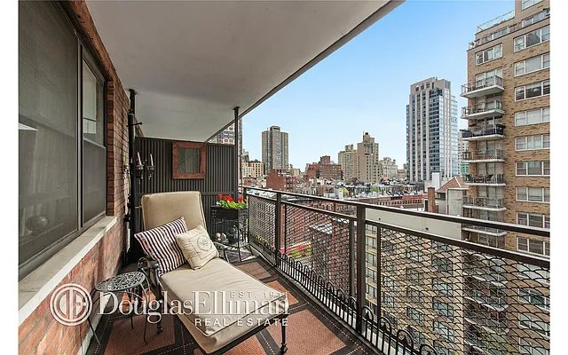 Sold by Douglas Elliman | media 19