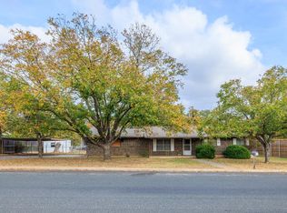 308 Frederick Rd, Fredericksburg, TX 78624