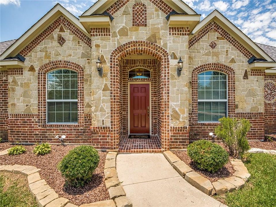 1st image of 5682 Pecan Place Dr