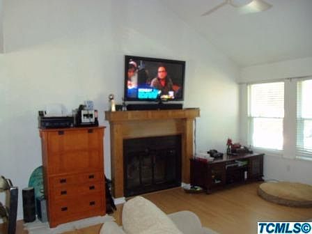 4th image of 2201 E Vassar Drive