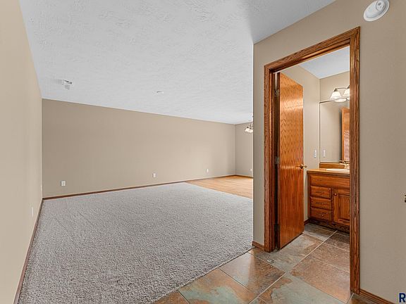 4th image of 2900 E Kensington St #3-3-3