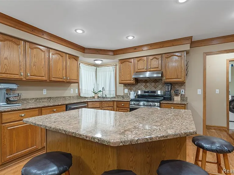 47105 Liberty Bell Rd E — Photo 8