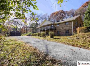 12606 Calhoun Rd, Omaha, NE 68152