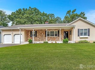 21 McFadden Dr, Monroe Township, NJ