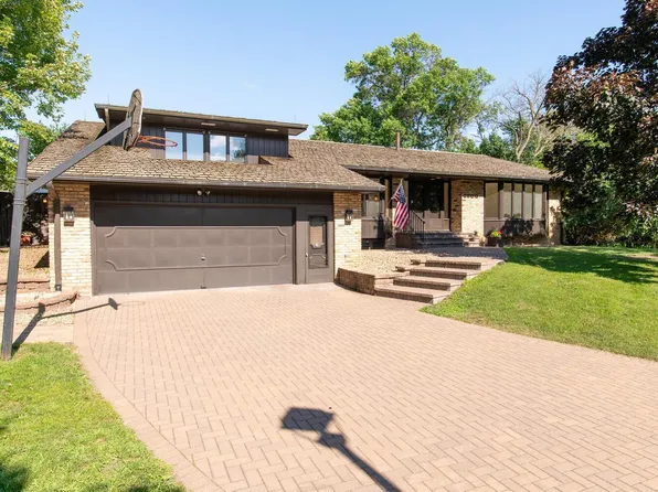 6700 Rosemary Ln, Edina, MN 55439