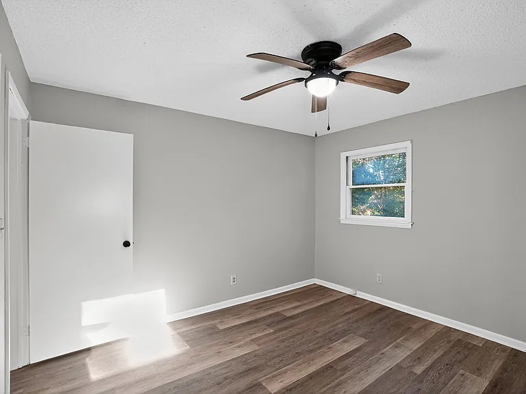 1494 Carpenter St — Photo 7