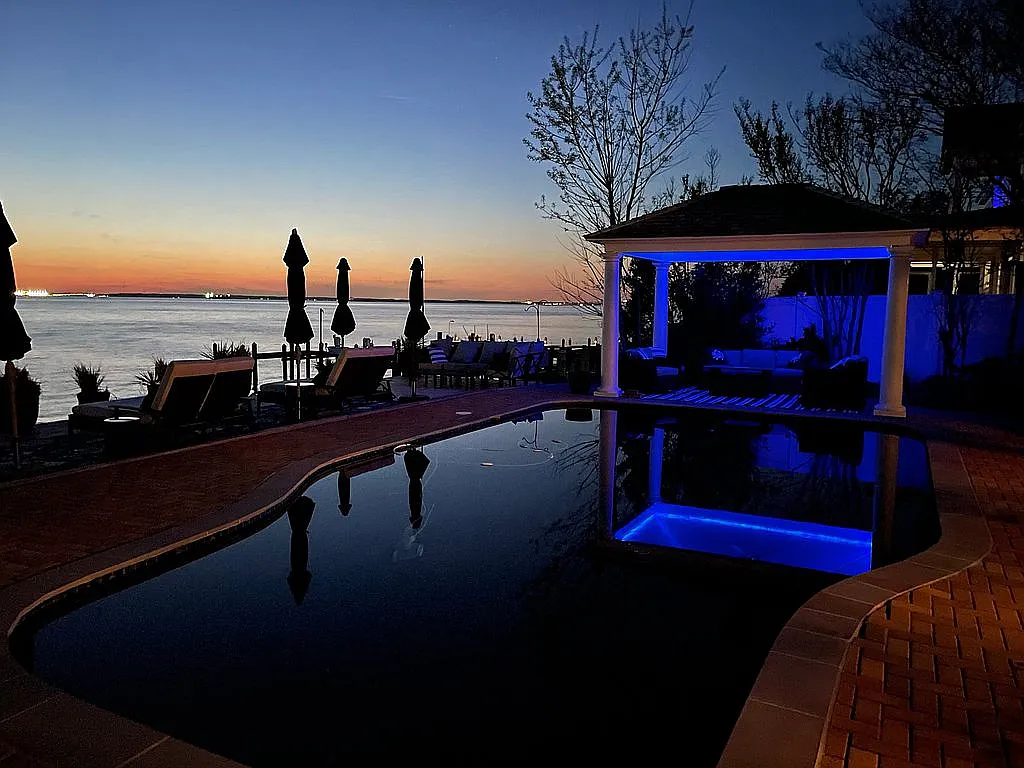 212 Queen Anne Club Dr photo 1
