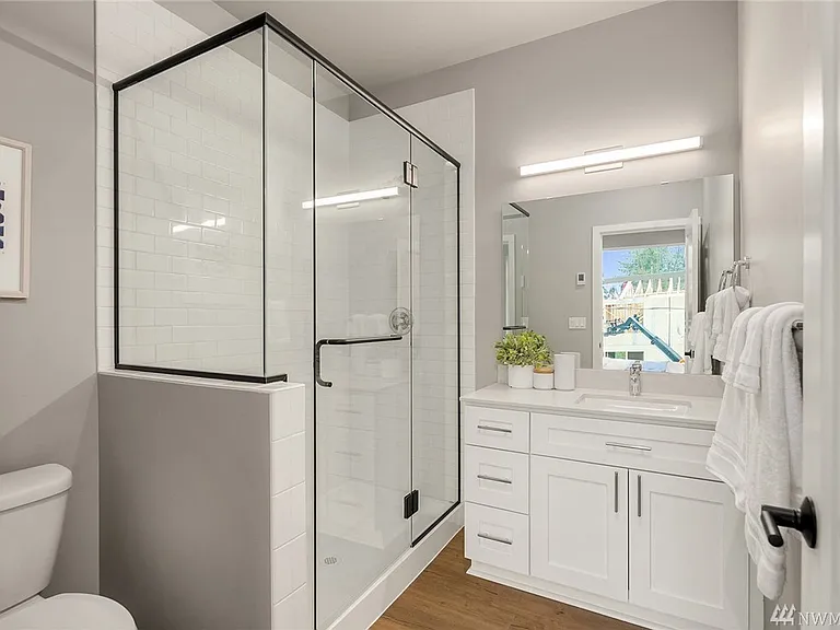 18028 10th Ave NE #B — Photo 15