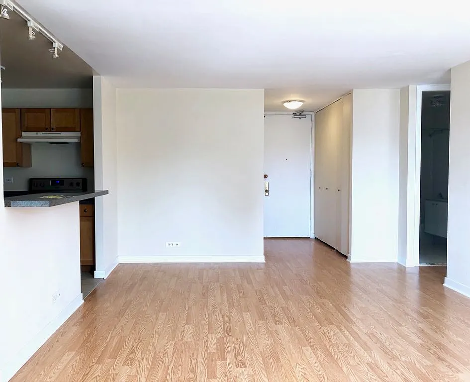 655 W Irving Park Rd — Photo 3