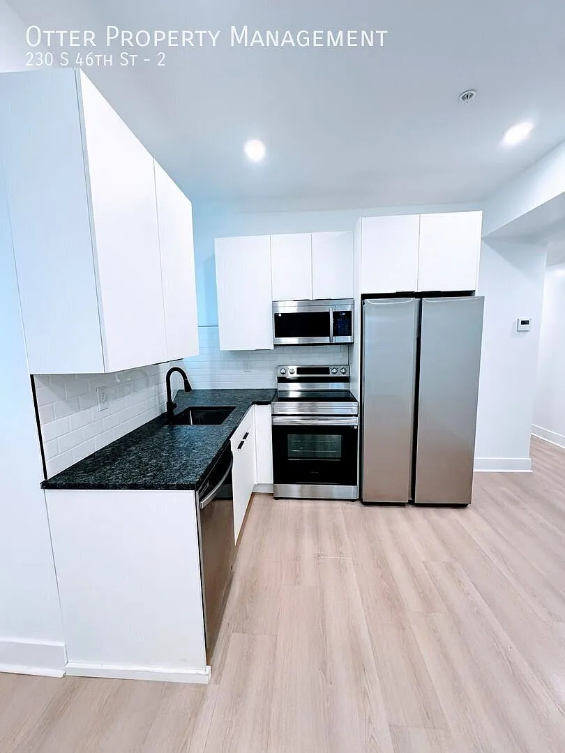 Spacious & Stylish 2BR/2BA w/ Keyless Entry and In-Unit Laundry — Photo 4