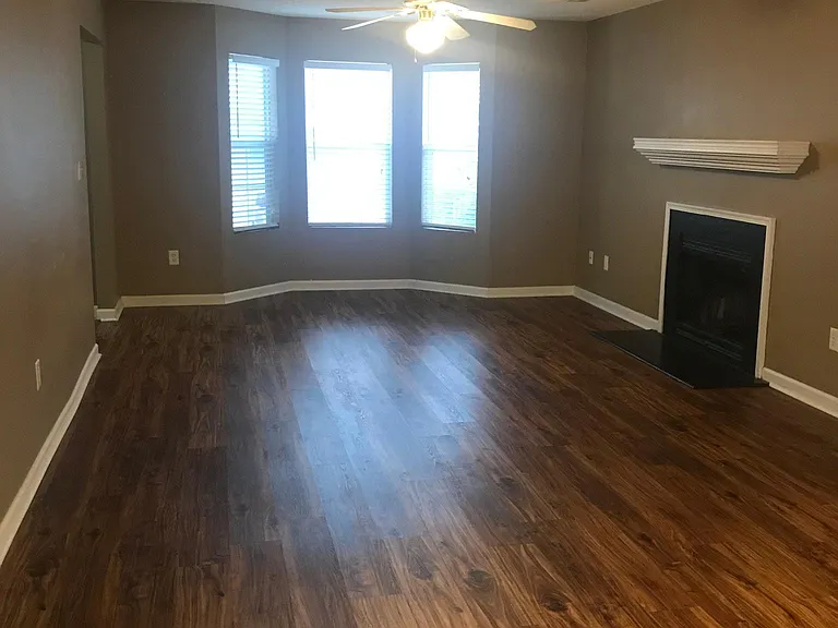 8 Allenwood Ln — Photo 4