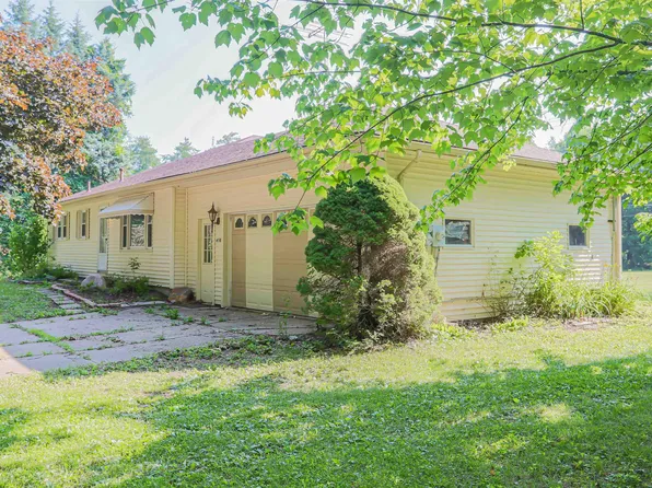 4590 Secord Lake Rd, Leonard, MI 48367