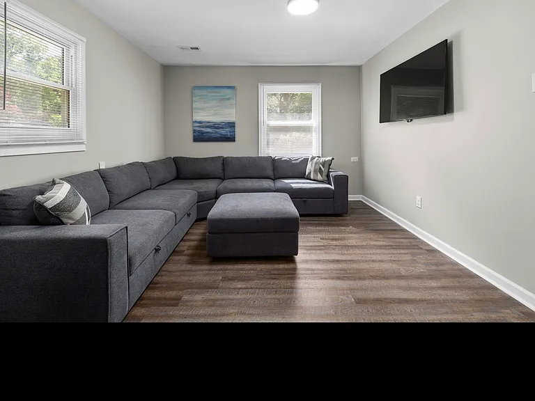 1048 Ivy Ln — Photo 32