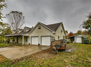 18800 E Bundschu Rd, Independence, MO 64056