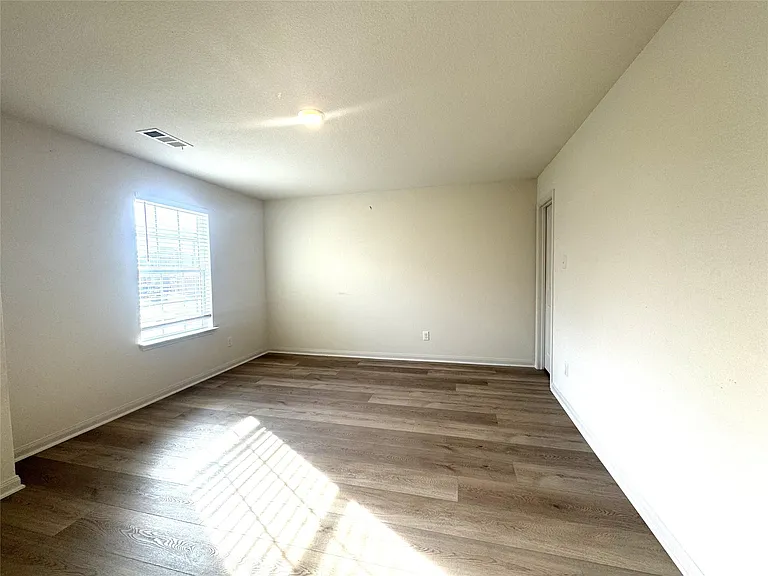 1001 Riverdale Cv — Photo 11