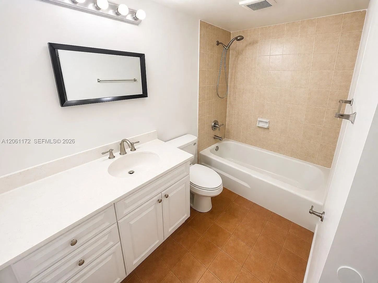 Spanish Trace Condo — Photo 4