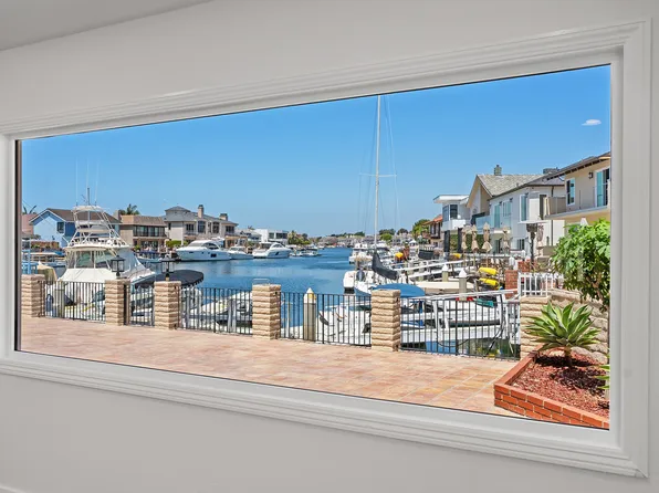 4051 Mistral Dr, Huntington Beach, CA 92649