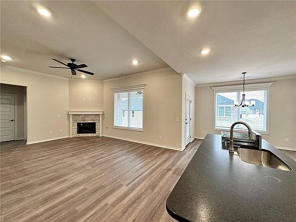 3rd image of 5909 SW Macasin Ave
