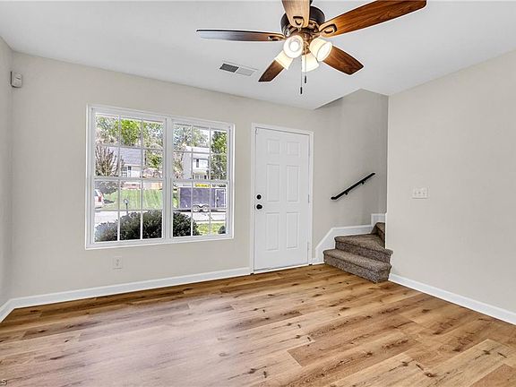 3rd image of 4004 Mountainridge Dr