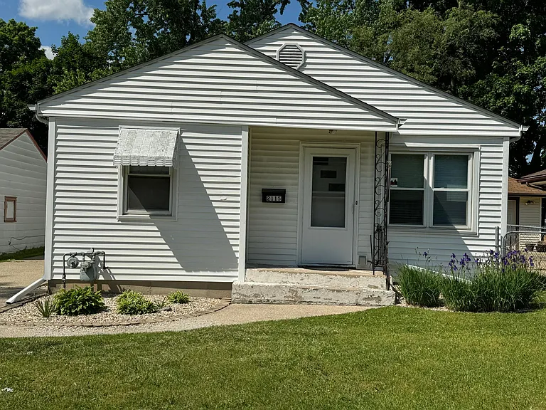 2115 Dresden Ave — Photo 1