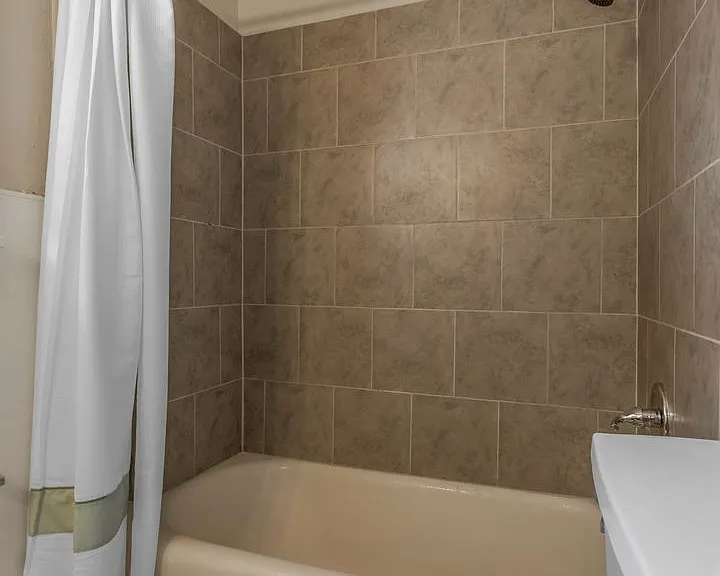 3307 Creswell Ave — Photo 14