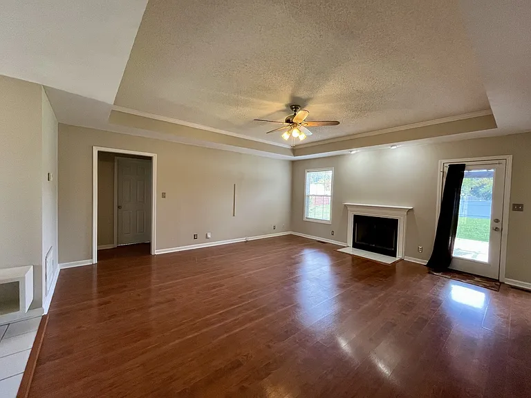 2758 Shepherds Ct — Photo 3
