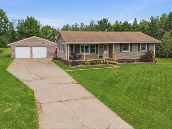 215 E 45th St, Hibbing, MN 55746