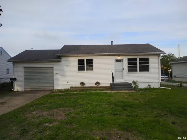 1506 N 3rd St, Chillicothe, IL 61523